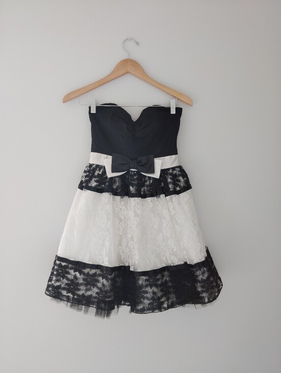 Jessica McClintock Dresses & Skirts - Jessica Mc. Clintock Strapless Lace Dress